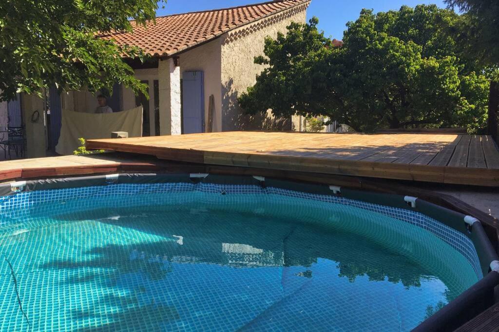 Villa calme, climatisée, piscine, à 2 pas du centre LʼIsle-sur-la-Sorgue Esterno foto