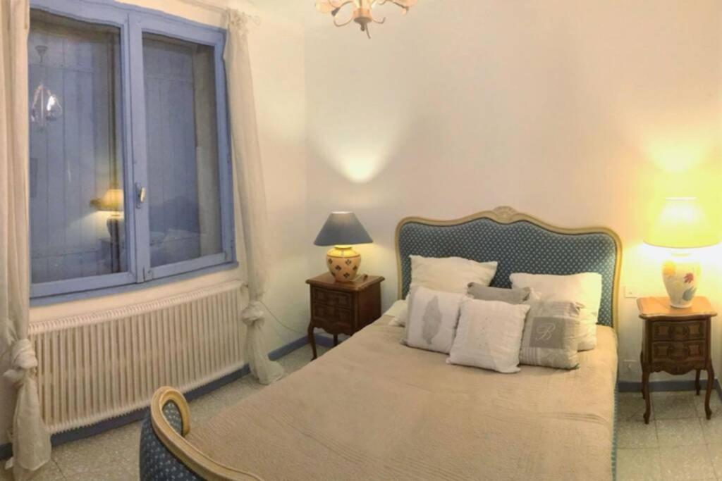 Villa calme, climatisée, piscine, à 2 pas du centre LʼIsle-sur-la-Sorgue Esterno foto