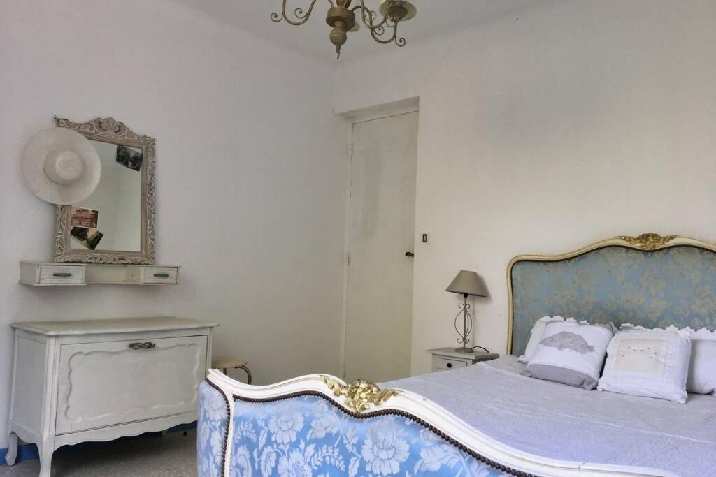 Villa calme, climatisée, piscine, à 2 pas du centre LʼIsle-sur-la-Sorgue Esterno foto